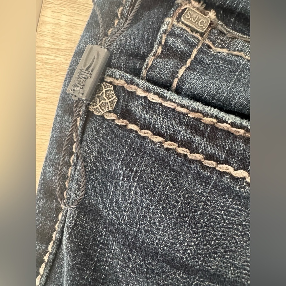 Silver Jeans Suki Surplus Boot Cut Dark Wash Patch Pockets Size 31 x 32 - Picture 9 of 12